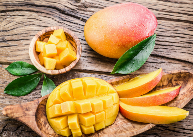 Kolik kalorií obsahuje mango, vitamíny, BJU, užitečné vlastnosti exotického ovoce pro hubnutí