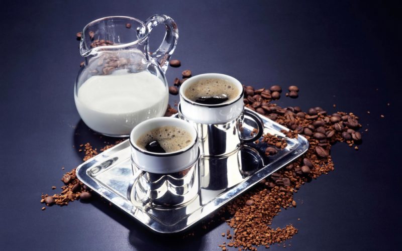 How many calories are in coffee with milk, the composition of the drink, the benefits and harms to health