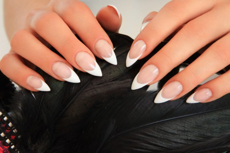 French on sharp nails - 4 ideas of a beautiful and fashionable design with photo