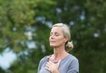 Des exercices de respiration aideront à faire face à la maladie.