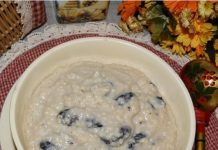 Oven Boyarskaya from millet with raisins in pots in the oven