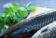 How to salt whole mackerel without brine