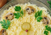 Tsarskiy salad with chicken and mushrooms - a delicious and original recipe