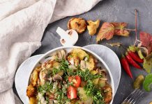 fried potatoes with mushrooms