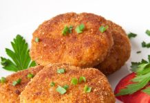 Chicken cutlets in breadcrumbs