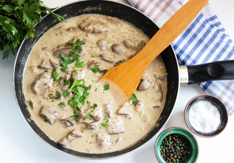 chicken hearts and liver in sour cream