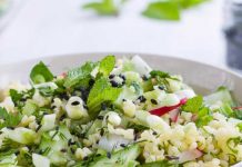 bulgur con semi di cetriolo, ravanello e sesamo