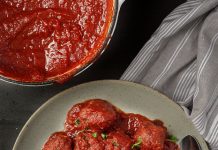 crockery meatballs with rice