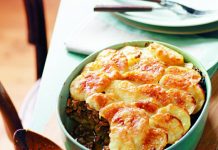 casserole with minced meat and apples